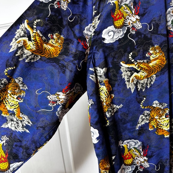 Tiger/ dragon  night out/dress shirt - Picture 2 of 9